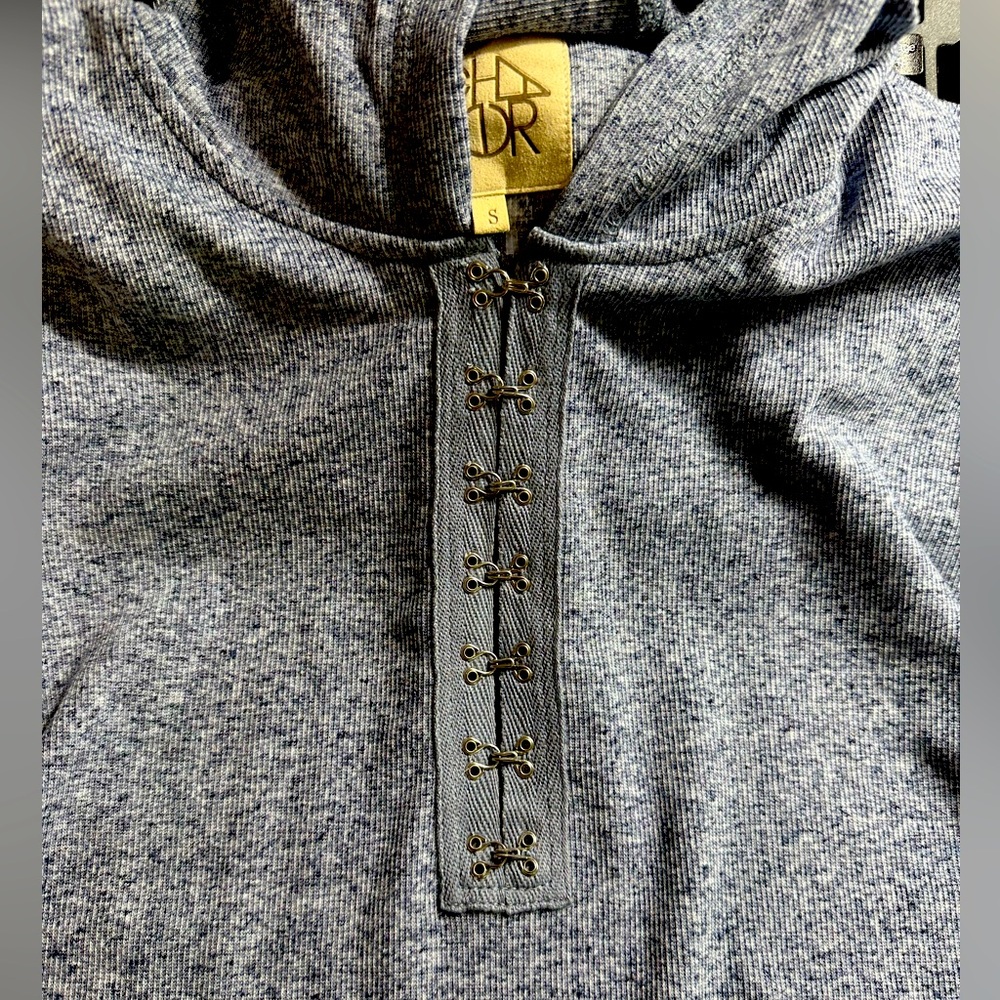 Chaser Long-Sleeve Top with Hood- NWT - Picture 5 of 8